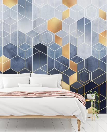papel de parede de hexágonos em tons de marinho e dourado