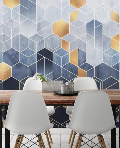 papel pintado hexágonos en tonos azul marino y dorado