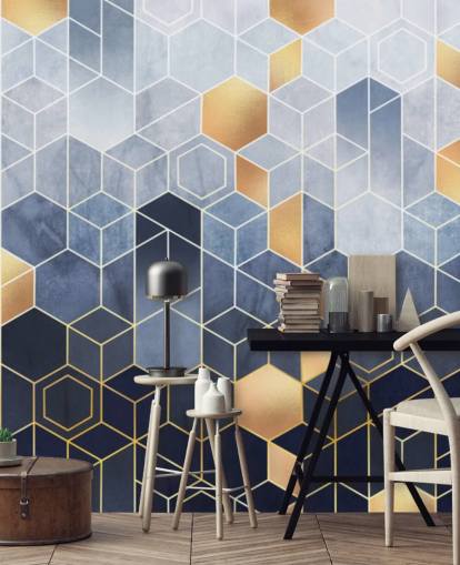 marine blauw en goudkleurig hexagons behang