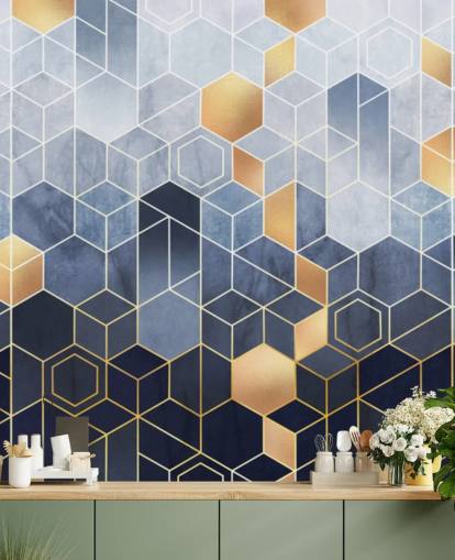 papel pintado hexágonos en tonos azul marino y dorado