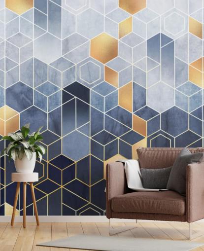 papel pintado hexágonos en tonos azul marino y dorado
