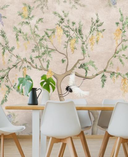 Orientalsk stil voksende træ med en lys creme baggrund, grønne og gule blomster og hvide kran fugle chinoiserie tapet Orientalsk stil voksende træ med en lys creme baggrund, grønne og gule blomster og hvide kran fugle chinoiserie tapet