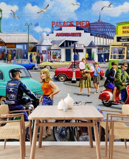 motociclistas e menina por estrada perto do cais em brighton wallpaper