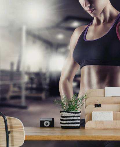 fit Frau im Fitnessstudio Tapete fit Frau im Fitnessstudio Tapete