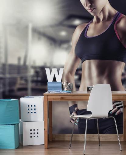fit vrouw in sportschool behang fit vrouw in sportschool behang