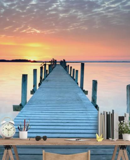 pastellrosa og blå tilpasselig solnedgang tapetmaleri kaldet Sunset Jetty til soveværelse eller kontor