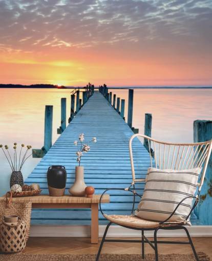pastelroze en blauwe aanpasbare zonsondergang behangmuurschildering genaamd Sunset Jetty voor slaapkamer of kantoor