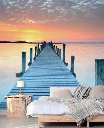 Personalisierbare Sonnenuntergangstapete in Pastellrosa und Blau namens Sunset Jetty für Schlafzimmer oder Büro