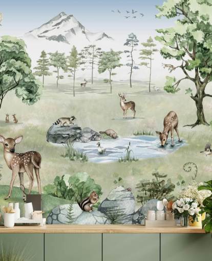 papel pintado de animales del bosque con montañas, árboles y rocas