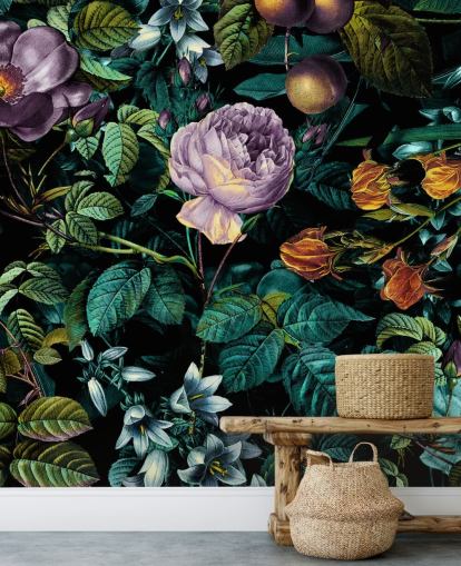 carta da parati floreale scuro con rose viola