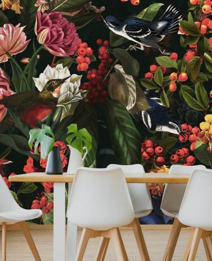 donkere bloemen- en vogelbehang