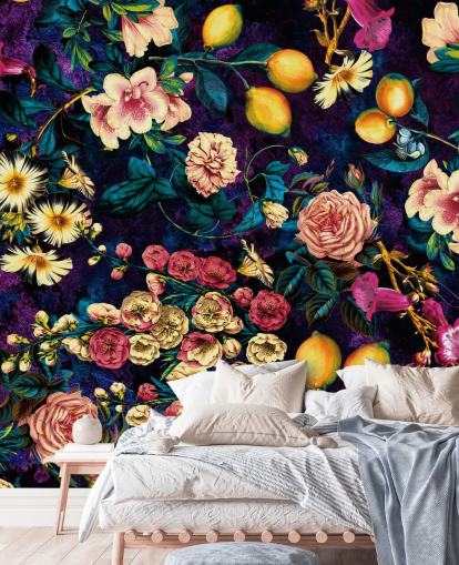 frutas escuras e papel de parede floral