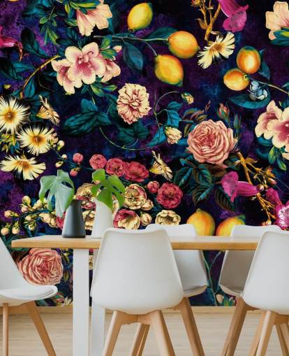 papier peint à fleurs et fruits noirs