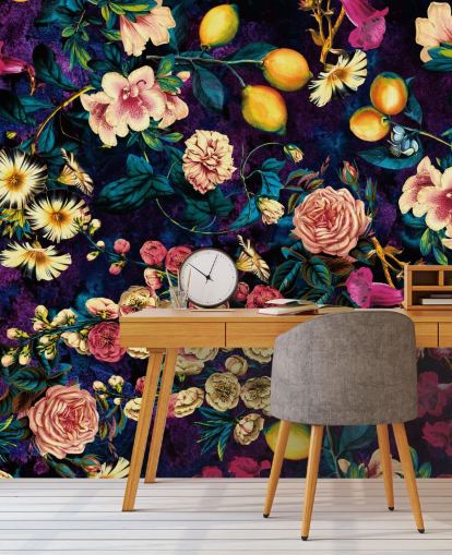 papier peint à fleurs et fruits noirs