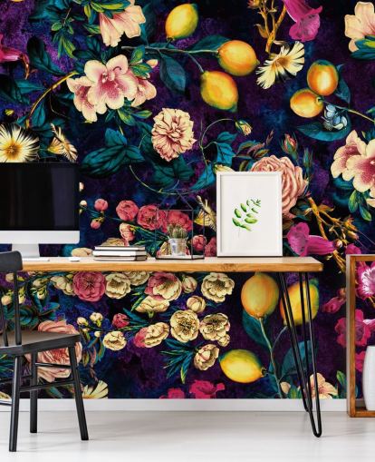 frutas escuras e papel de parede floral