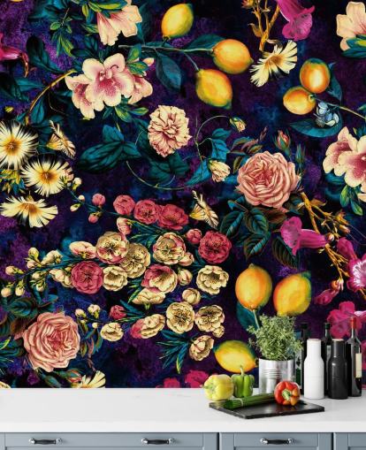 frutas escuras e papel de parede floral