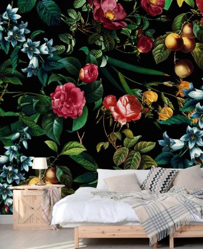 mörk blommig tapet med gröna blad