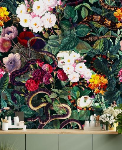 slang en bloemen behang