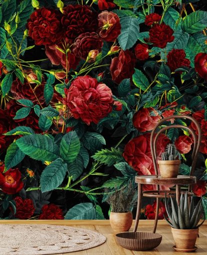 carta da parati rosso rubino rose e foglie verdi