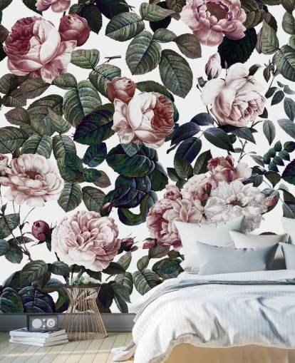 lichtroze rozen en groene bladeren behang