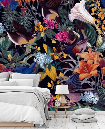 kleurrijke bloemen en zingende vogels behang