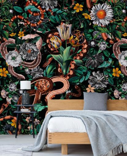 papel pintado floral oscuro y estampado de serpiente