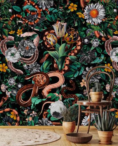 papel de parede floral escuro e padrão de cobra