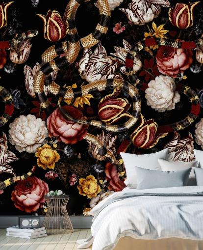 papel de parede floral escuro e cobra