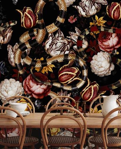 papel pintado floral oscuro y serpiente