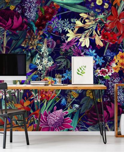 mørk floral og fargerik tapet