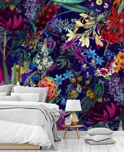 mørk floral og fargerik tapet