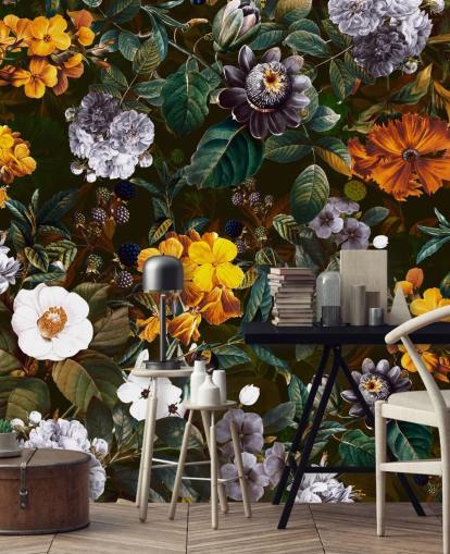 gule blomster mot mørke blomster tapet