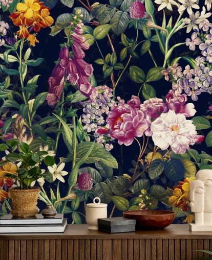 mörka blommor med gula och lila blommor tapeter