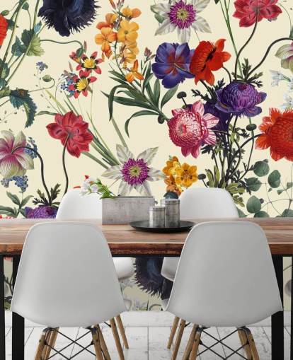 hübsche Blumen auf cremefarbenem Hintergrund Tapete