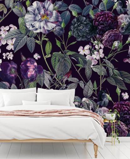 mørk lilla floral tapet