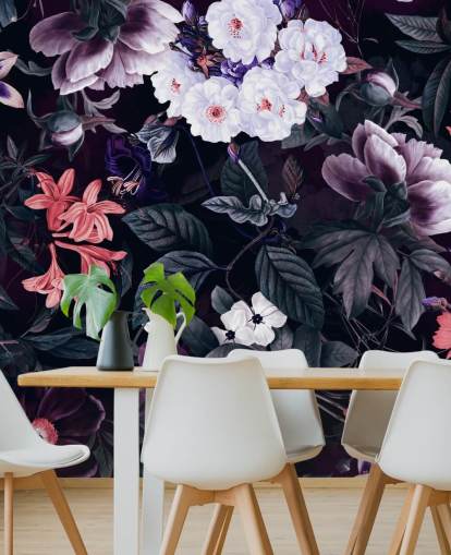 mörklila blommor med vita höjdpunkter tapeter