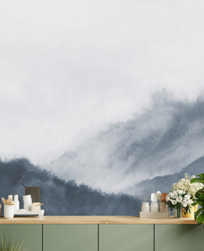 montañas brumosas en papel pintado de acuarela gris