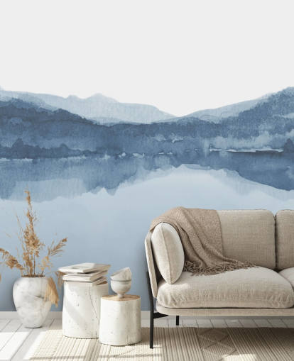 blauw meer en bergen behang