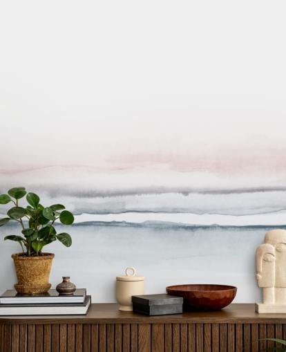 abstract behang in pastelroze en blauw