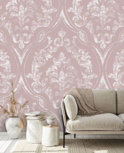 støvet pink og hvid damask tapet