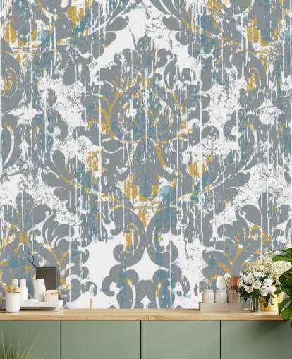 grijze en gouden vintage behangmuurschildering genaamd Grunge Damask voor slaapkamers, woonkamers en keukens
