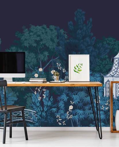 donkere chinoiserie behangmuurschildering genaamd Chinoiserie Garden at Night voor slaapkamers donkere chinoiserie behangmuurschildering genaamd Chinoiserie Garden at Night voor slaapkamers