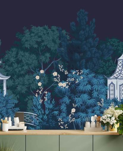 mørkt chinoiserie tapetmaleri kalt Chinoiserie Garden at Night for soverom