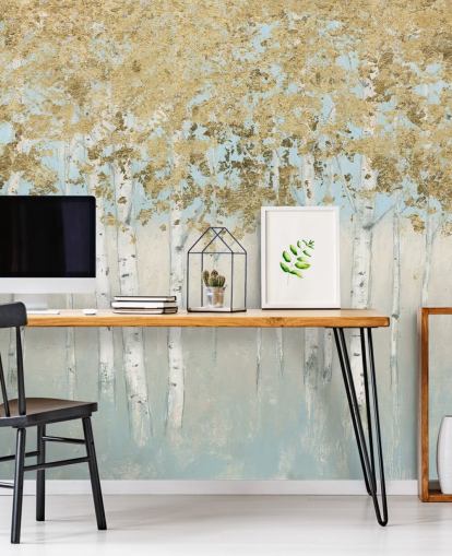 Papel pintado de abedules con hojas doradas y cielos rosa claro