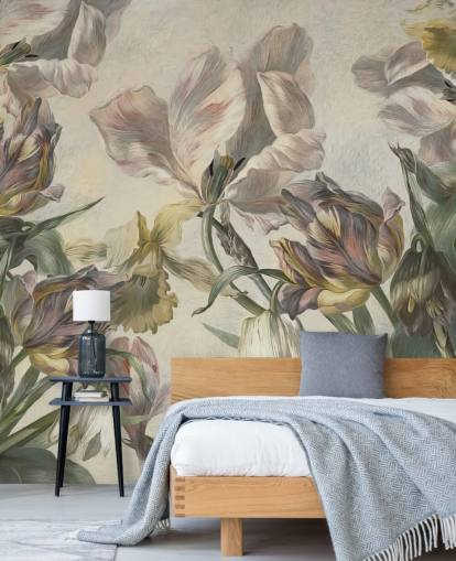 mural de papel de parede de tulipas de estilo vintage chamado Antique Tulips de Marina Stupakova para quartos e salas de estar
