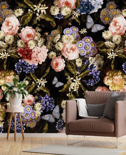 donkere bloemen in paars en roze behang
