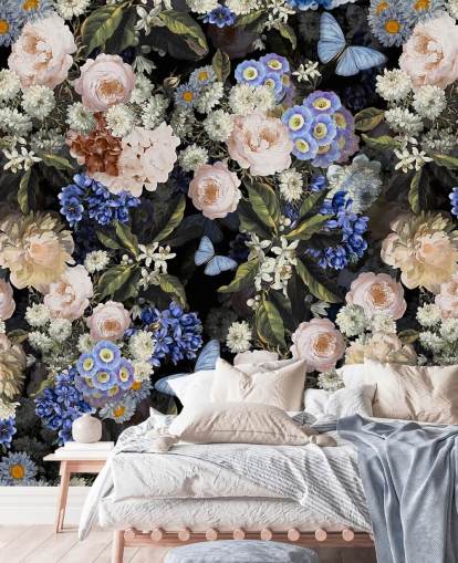 papier peint à fleurs bleu et blanc cassé