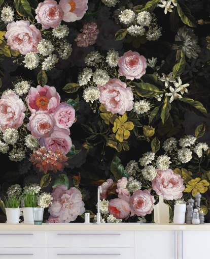 rosas cor de rosa e flores amarelas no papel de parede de fundo escuro