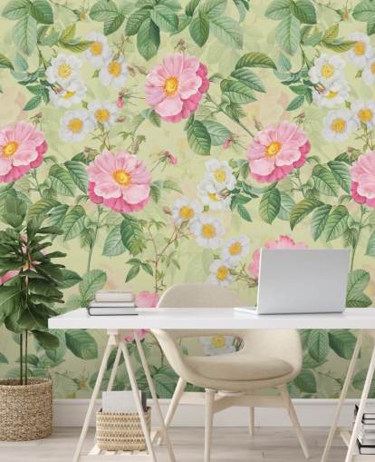 roze bloemen en bladeren behang