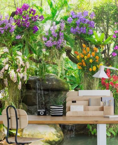 pequeño fondo de pantalla cascada y flores en el jardín